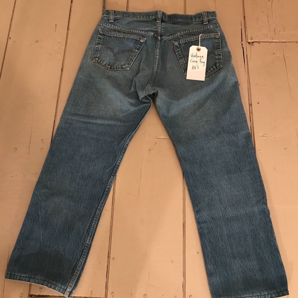 Vintage Levi’s 501 33 w x 28 l Made in USA